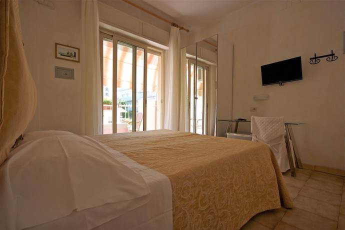Imagen de la habitación del Hotel Euromar. Foto 4