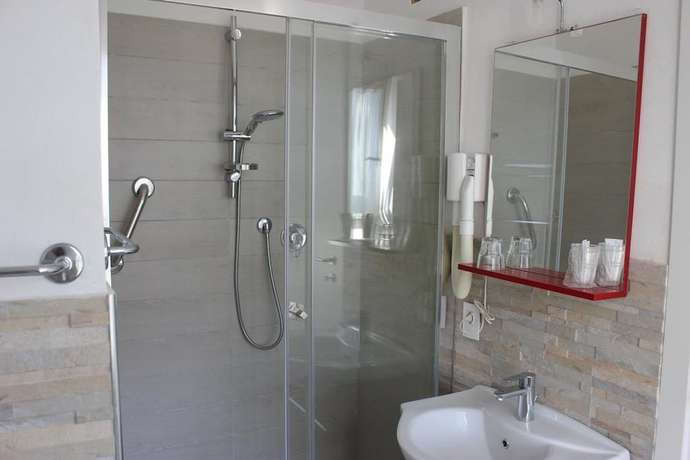 Imagen de la habitación del Hotel Euromar. Foto 19
