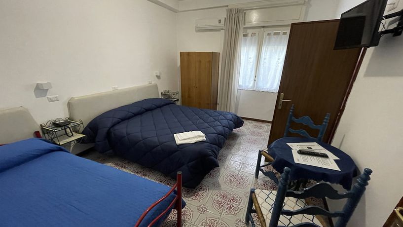 Imagen de la habitación del Hotel Europa. Foto 8