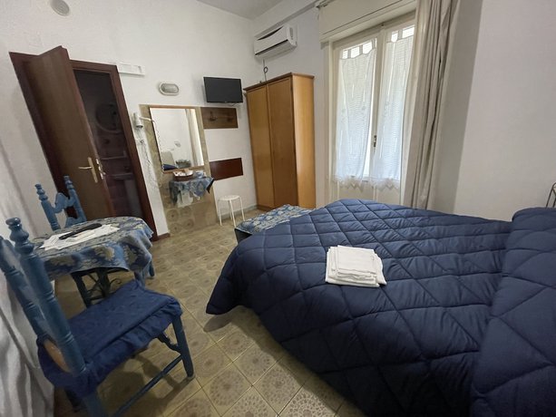 Imagen de la habitación del Hotel Europa. Foto 12