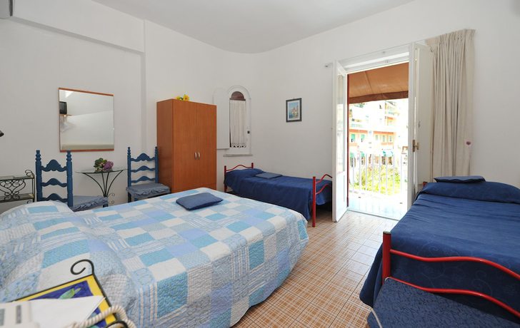 Imagen de la habitación del Hotel Europa. Foto 15