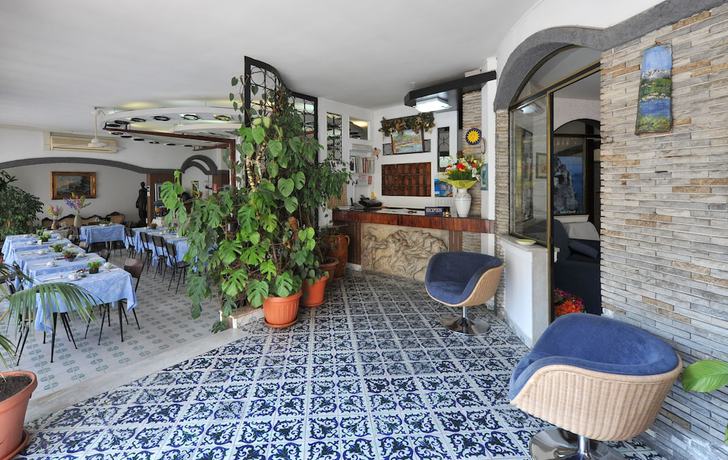 Imagen de los interiores del Hotel Europa, Minori. Foto 17