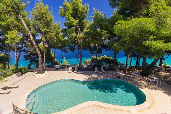 Imagen de la piscina del Hotel Evripidis. Foto 16