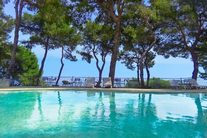 Imagen de la piscina del Hotel Evripidis. Foto 19