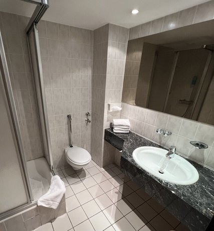 Imagen de la habitación del Hotel Exquisit. Foto 6