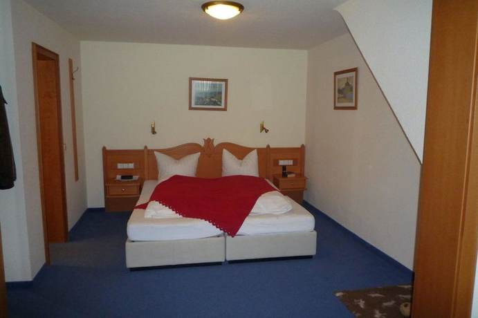 Imagen de la habitación del Hotel Faller. Foto 7