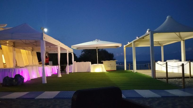 Imagen de los exteriores del Hotel Federica. Foto 13