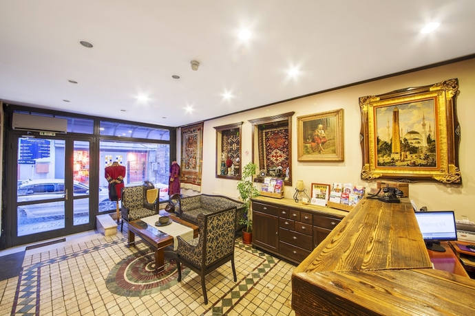 Imagen de los interiores del Hotel Fehmi Bey. Foto 13