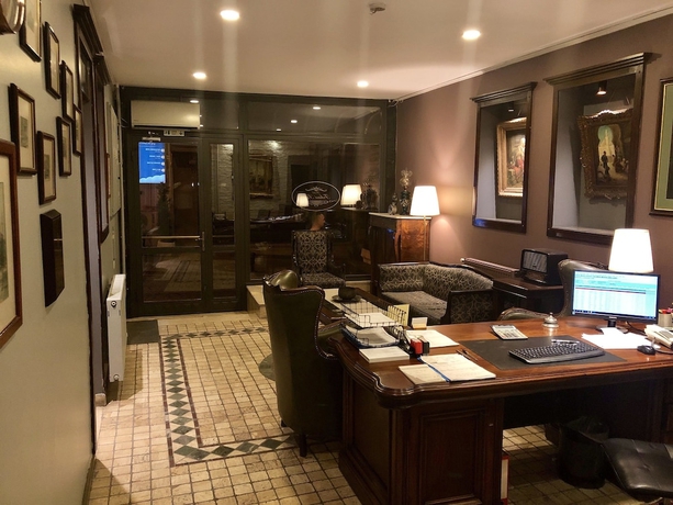 Imagen de los interiores del Hotel Fehmi Bey. Foto 15