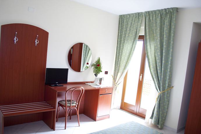 Imagen de la habitación del Hotel Felix, Scalea. Foto 8