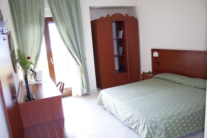 Imagen de la habitación del Hotel Felix, Scalea. Foto 10