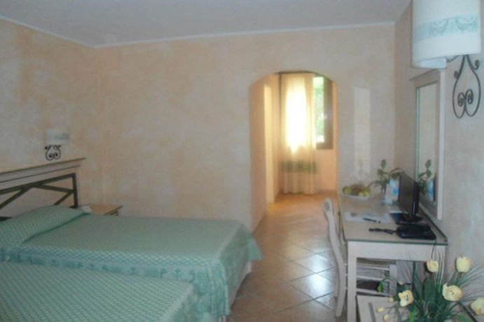 Imagen de los exteriores del Hotel Fertilia. Foto 12