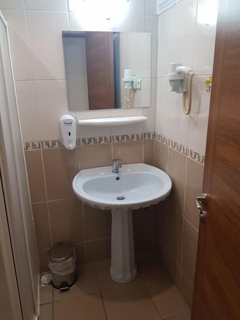 Imagen de la habitación del Hotel Feryil Centrum. Foto 12