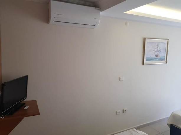 Imagen de la habitación del Hotel Feryil Centrum. Foto 15