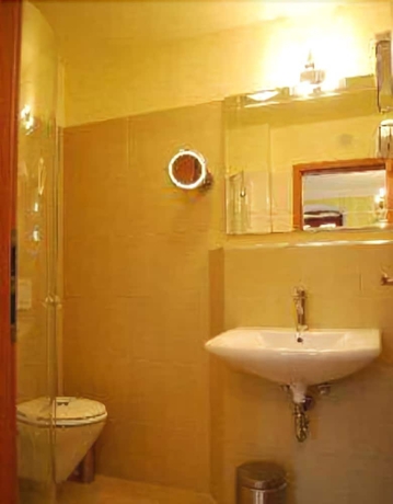 Imagen de la habitación del Hotel Figo. Foto 16