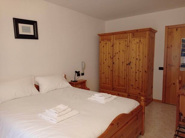 Imagen de la habitación del Hotel Fior di Roccia Valmalenco. Foto 11