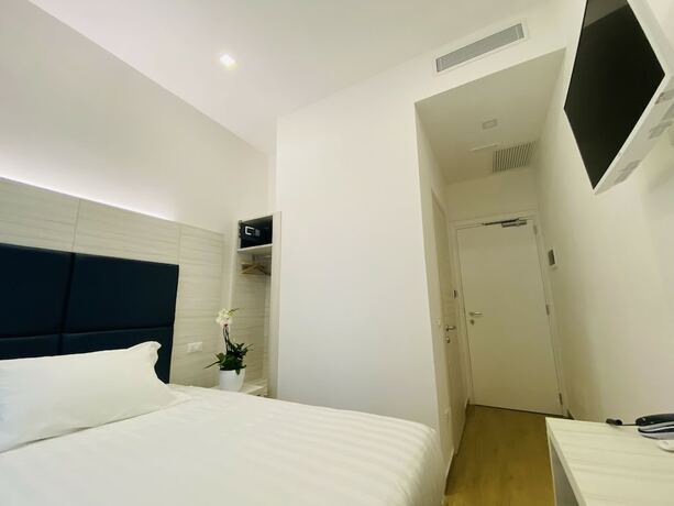 Imagen de la habitación del Hotel Fioralba. Foto 17