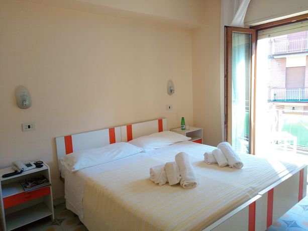 Imagen de la habitación del Hotel Fleming. Foto 7