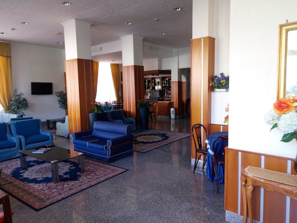 Imagen de los interiores del Hotel Fleming. Foto 19
