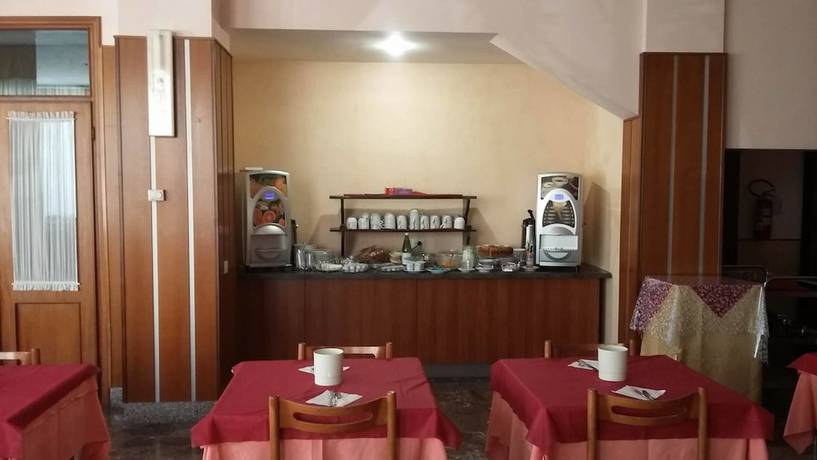 Imagen del bar/restaurante del Hotel Fleming. Foto 3