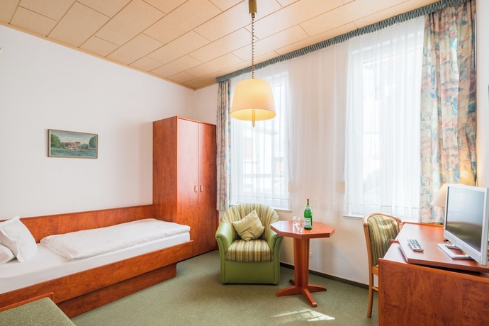 Imagen de la habitación del Hotel Flora. Foto 6