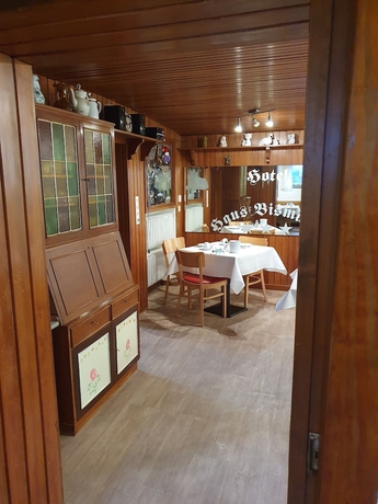Imagen del bar/restaurante del Hotel Flora. Foto 4