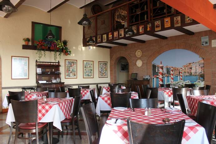 Imagen del bar/restaurante del Hotel Florencia Suites and Apart. Foto 16