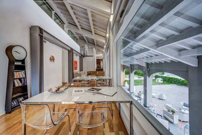 Imagen del bar/restaurante del Hotel Forlanini52 Parma. Foto 3