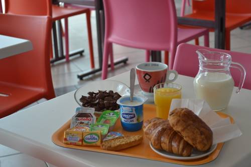 Imagen de la habitación del Hotel Formule Club. Foto 7