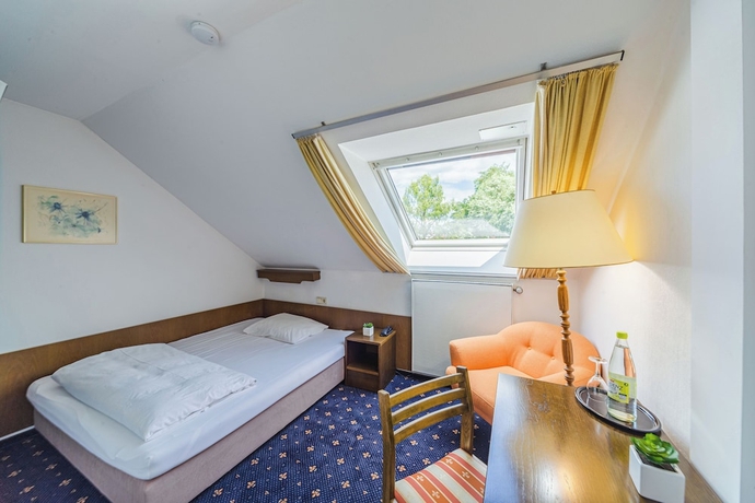 Imagen de la habitación del Hotel Franken. Foto 11