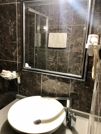 Imagen de la habitación del Hotel Fuat. Foto 3