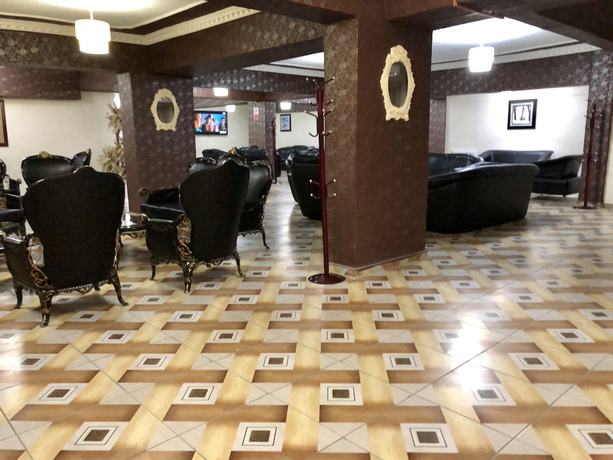 Imagen de los interiores del Hotel Fuat. Foto 19