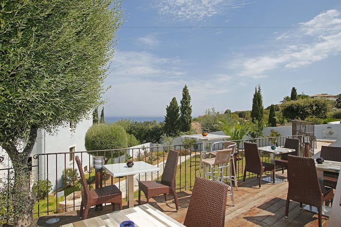 Imagen de los exteriores del Hotel Funtana Marina. Foto 14