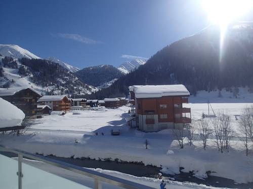 Imagen de la habitación del Hotel Furka. Foto 5