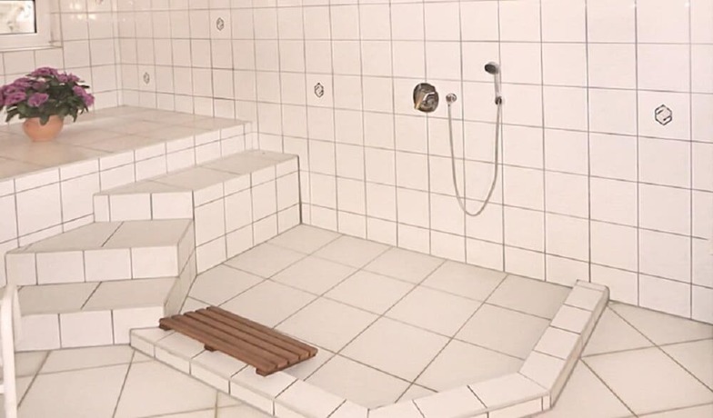 Imagen de la piscina del Hotel F&uuml;rstenberg. Foto 17