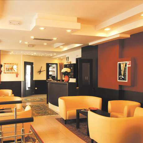 Imagen de los interiores del Hotel Garden. Foto 16