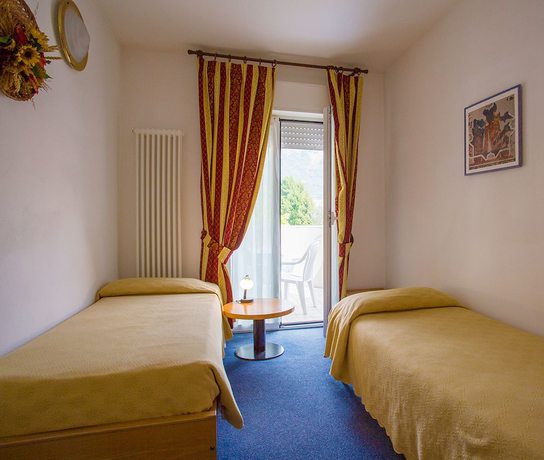 Imagen de la habitación del Hotel Garden. Foto 5