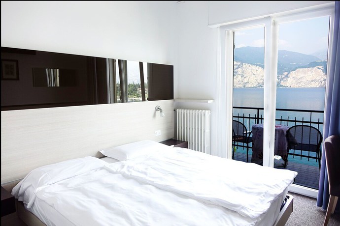 Imagen de la habitación del Hotel Garden. Foto 6