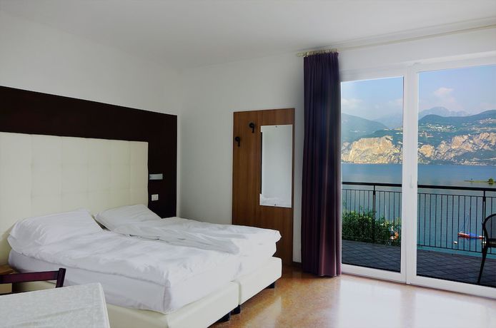 Imagen de la habitación del Hotel Garden. Foto 8