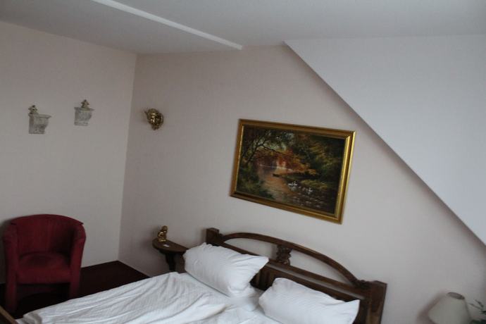 Imagen de la habitación del Hotel Gardenia. Foto 6