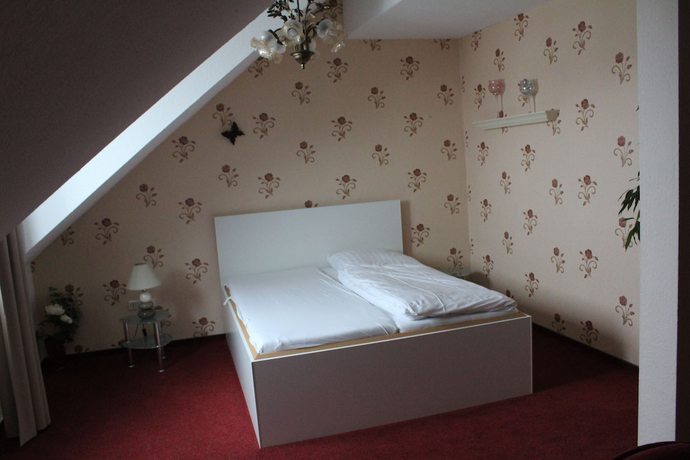 Imagen de la habitación del Hotel Gardenia. Foto 10