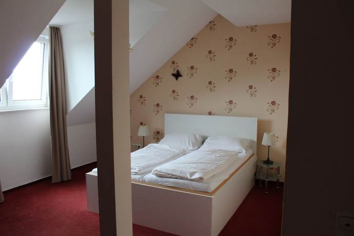 Imagen de la habitación del Hotel Gardenia. Foto 12