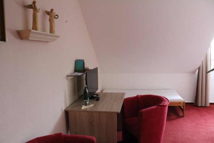 Imagen de la habitación del Hotel Gardenia. Foto 16