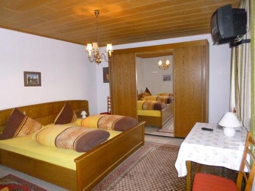 Imagen de la habitación del Hotel Garni Altes Haus. Foto 9