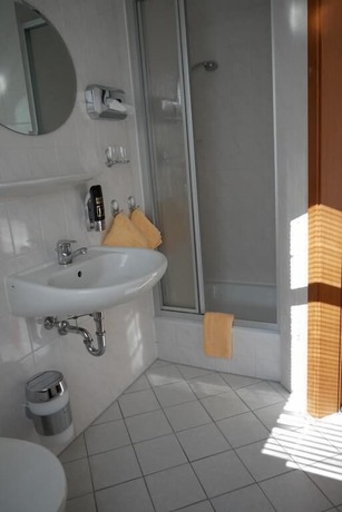 Imagen de la habitación del Hotel Garni Brauhof Niederwiesa. Foto 4
