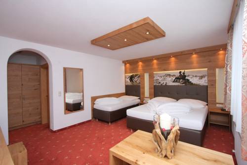 Imagen de la habitación del Hotel Garni Corinna. Foto 7