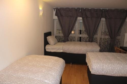 Imagen de la habitación del Hotel Garni Emir. Foto 8