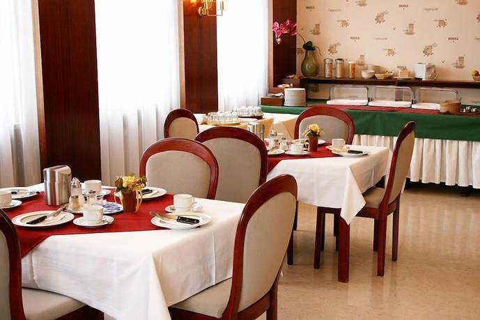 Imagen del bar/restaurante del Hotel Garni F&ouml;rsterhof. Foto 4