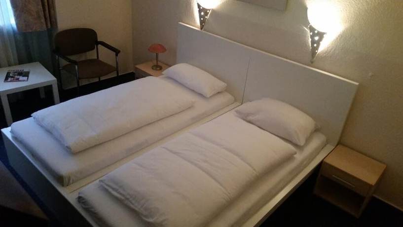 Imagen de la habitación del Hotel Garni Frankfurt. Foto 5