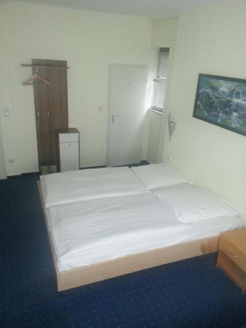 Imagen de la habitación del Hotel Garni Frankfurt. Foto 10